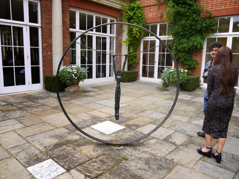 grove hotel gardens sculpture