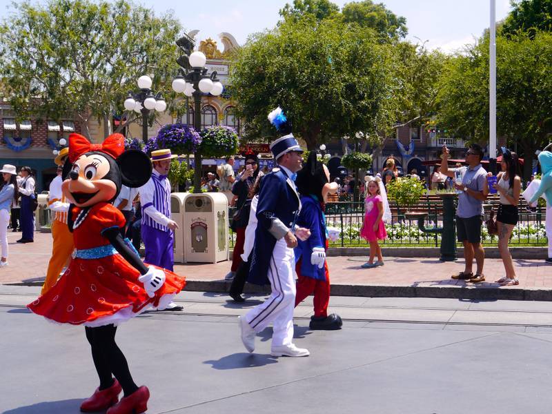 disneyland california parade