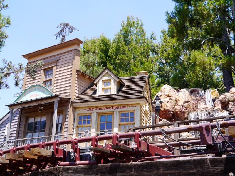 disneyland california thunder mountain
