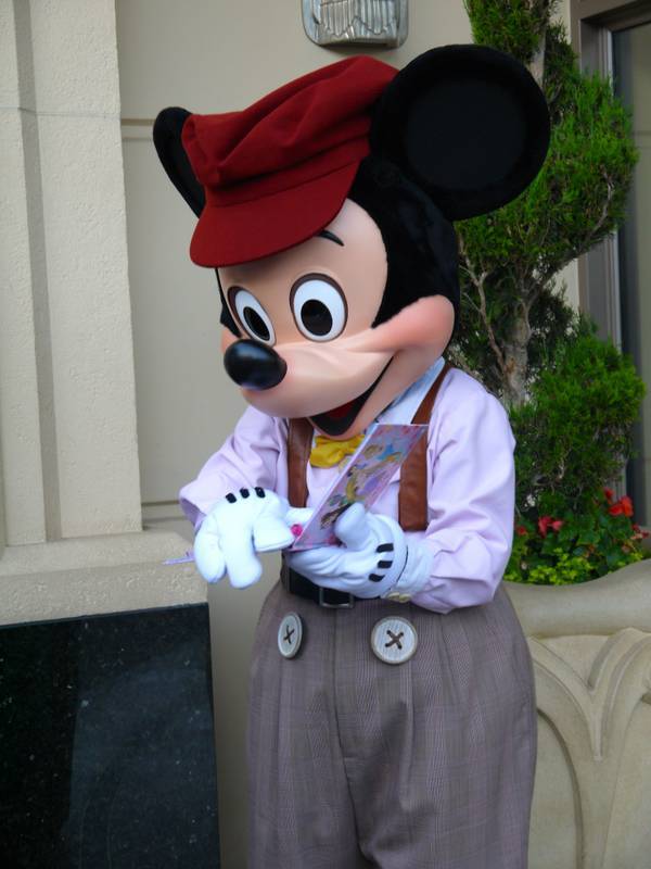 disneyland california mickey mouse